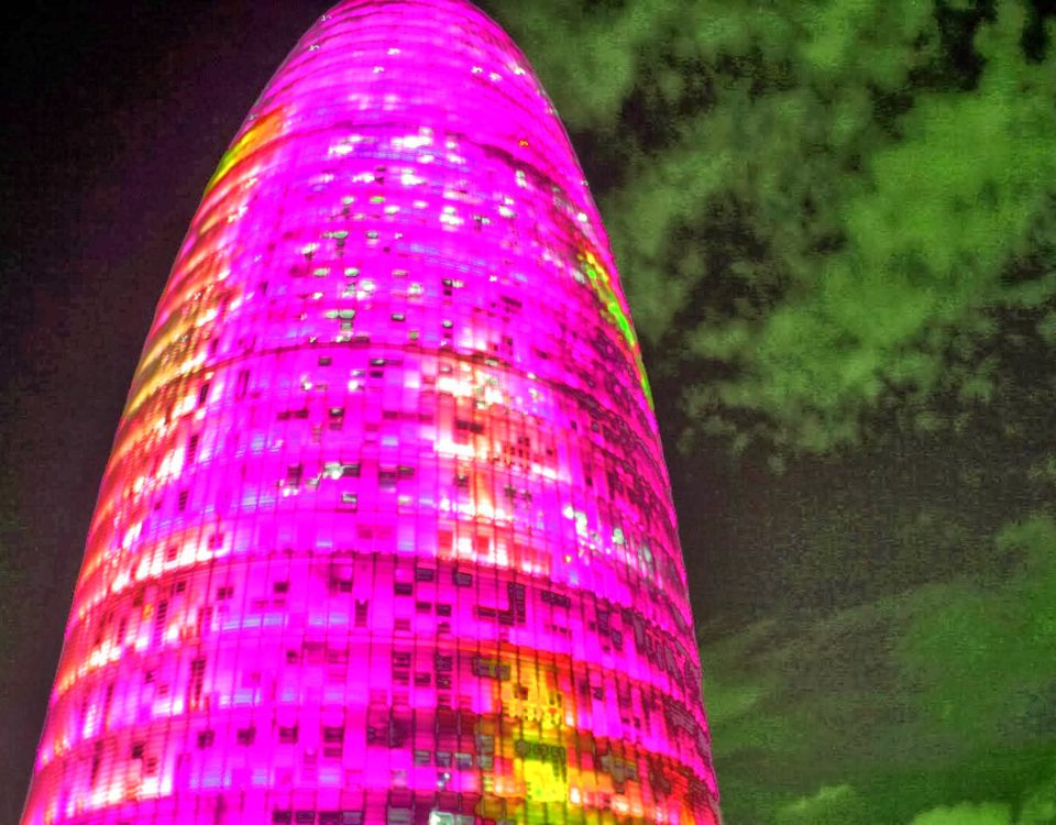 Torre Agbar rosa